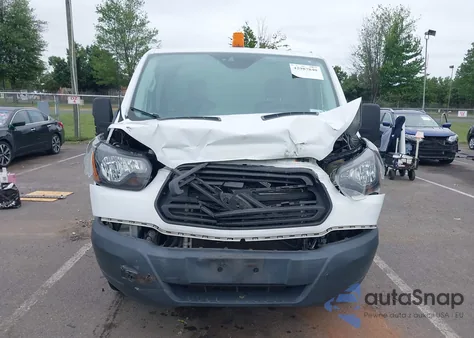 2018 Ford Transit-250 z USA, uszkodzony, nr VIN 1FTYR1ZM8JKA14187